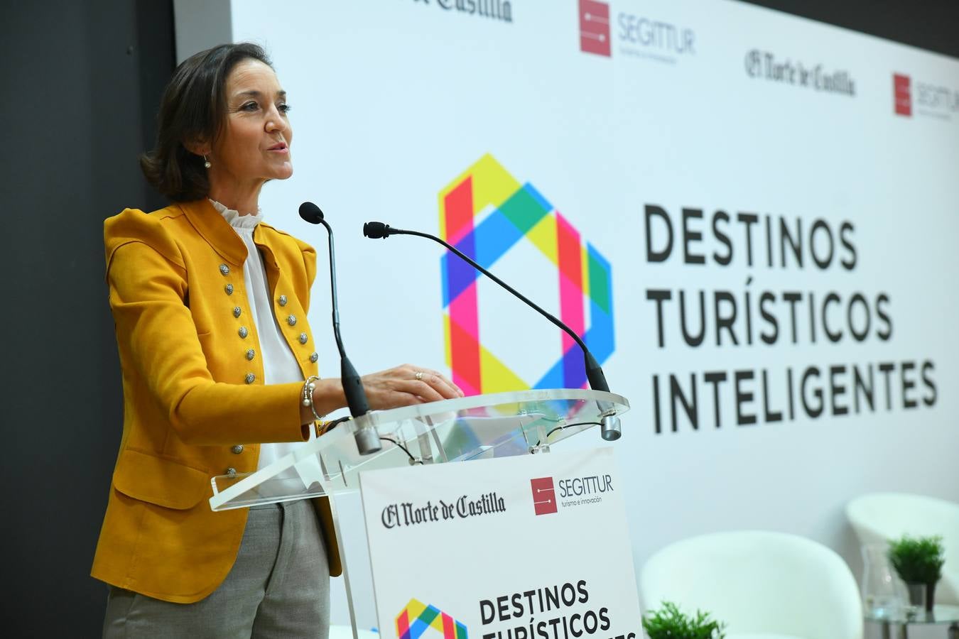 Fotos: La ministra Reyes Maroto clausura en Valladolid la jornada &#039;Destinos turísticos inteligentes&#039;