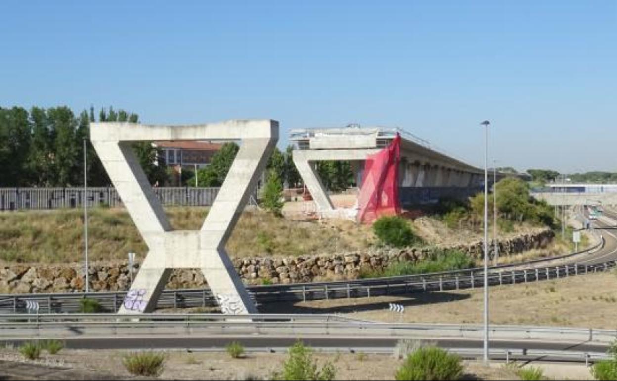 Obras de Adif del viaducto para la variante de mercancías. 