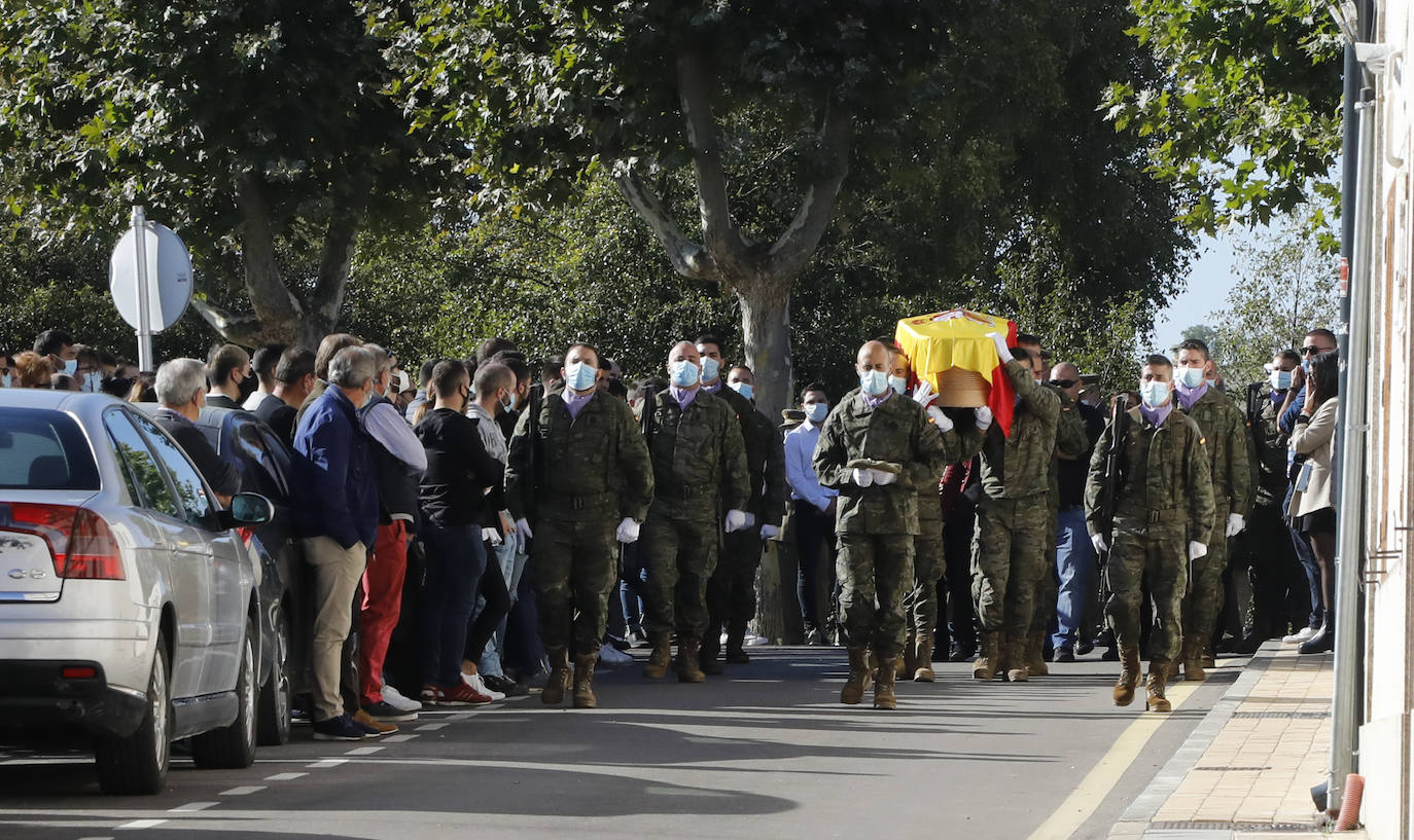 Fotos: Profundo dolor en el funeral militar por Andrés Martín