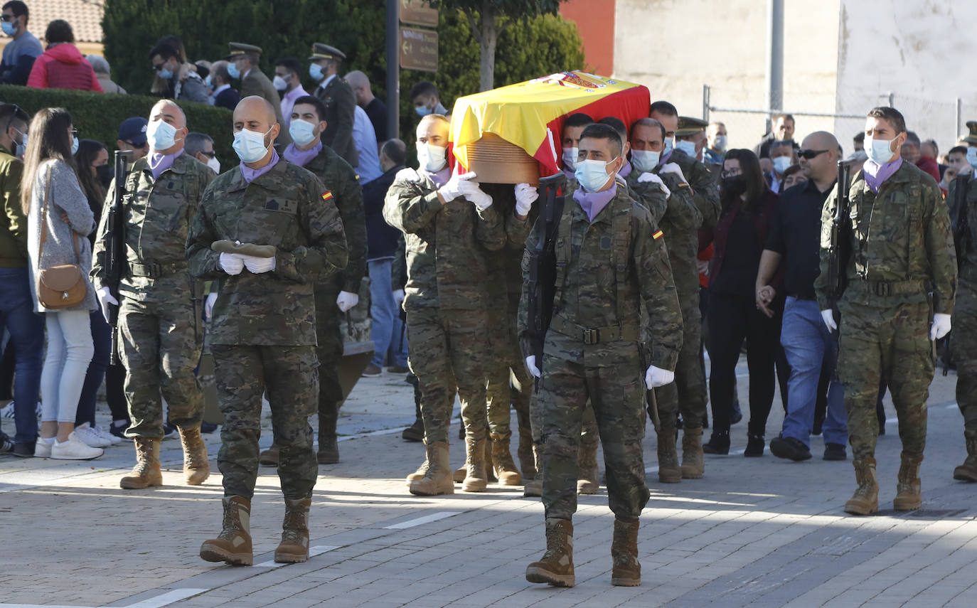 Fotos: Profundo dolor en el funeral militar por Andrés Martín