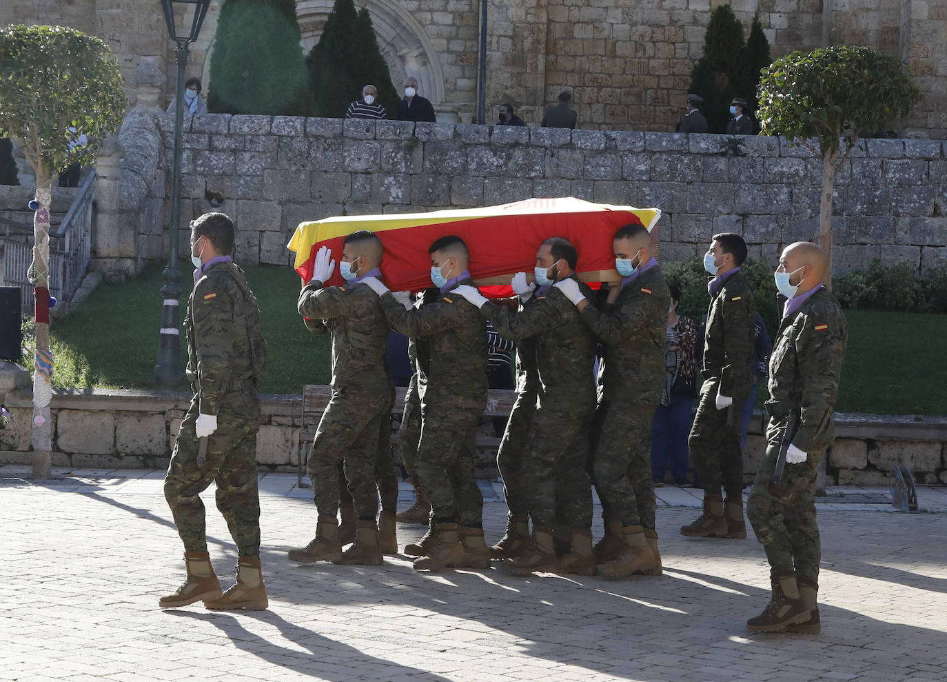 Fotos: Profundo dolor en el funeral militar por Andrés Martín