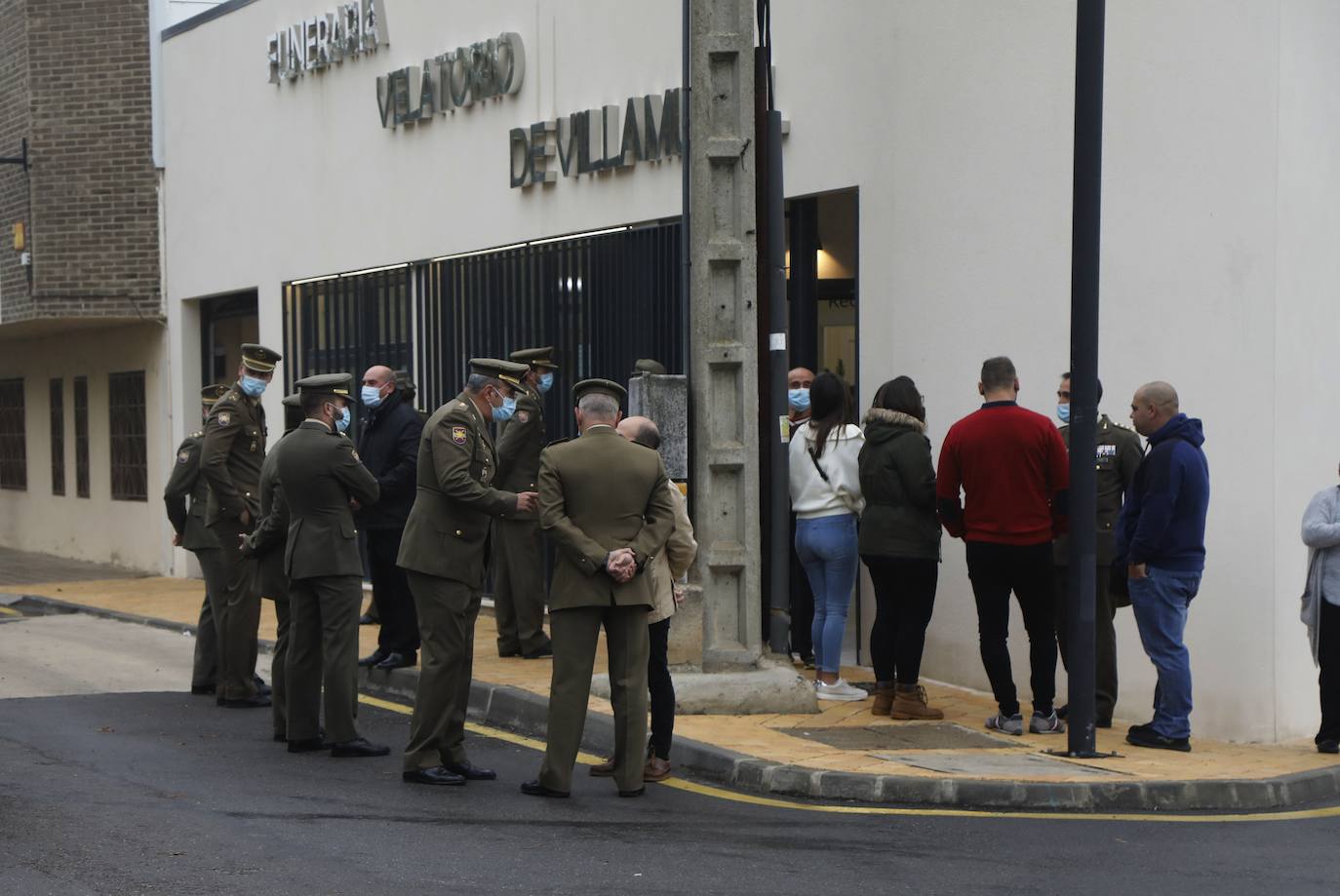 Fotos: Luto en Villamuriel por el joven militar fallecido