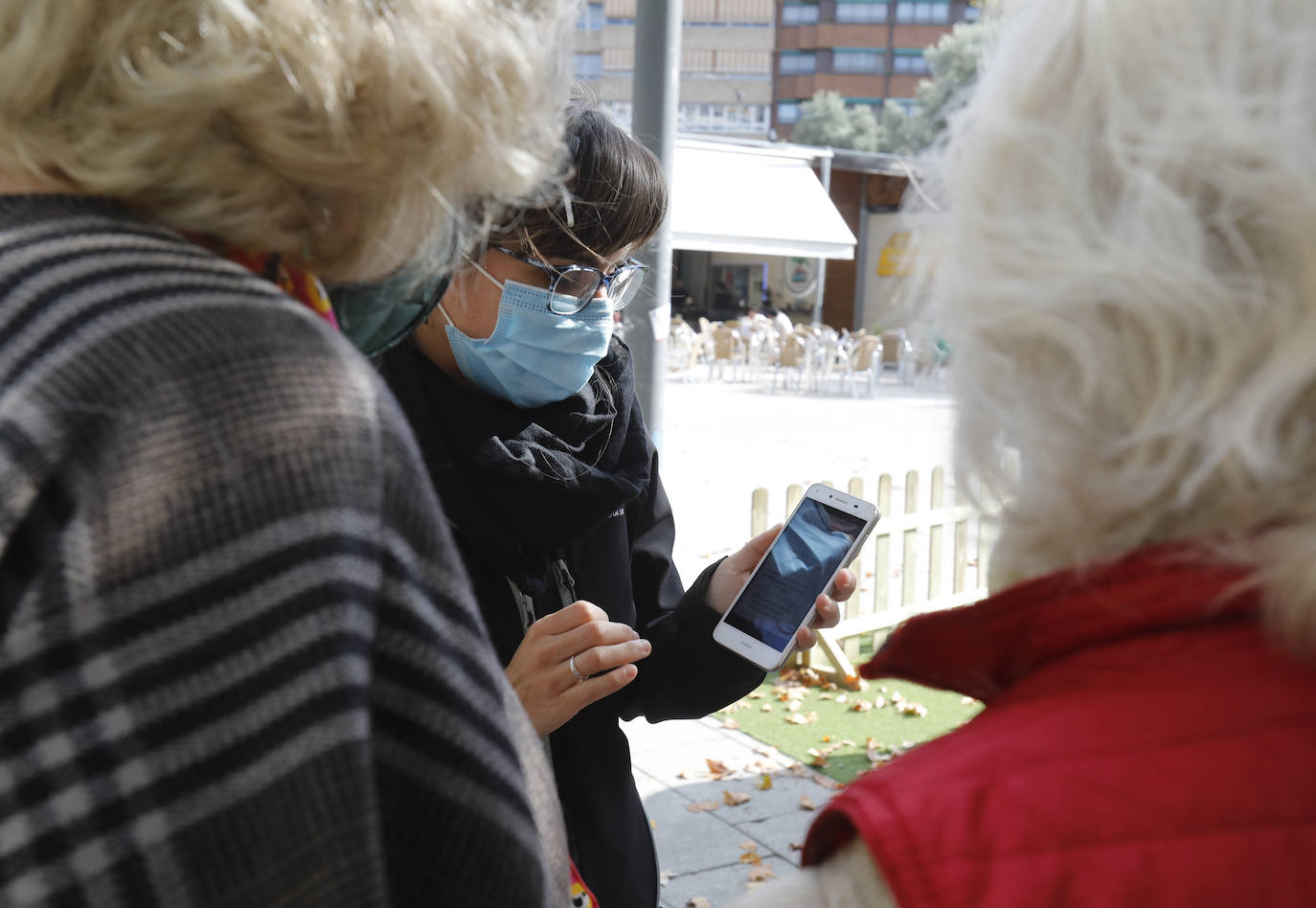 Fotos: Palencia recicla vidrio contra el cáncer de mama