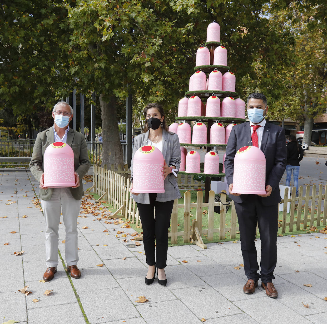 Fotos: Palencia recicla vidrio contra el cáncer de mama