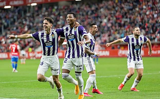 El Real Valladolid despliega su versión más aguerrida en El Molinón