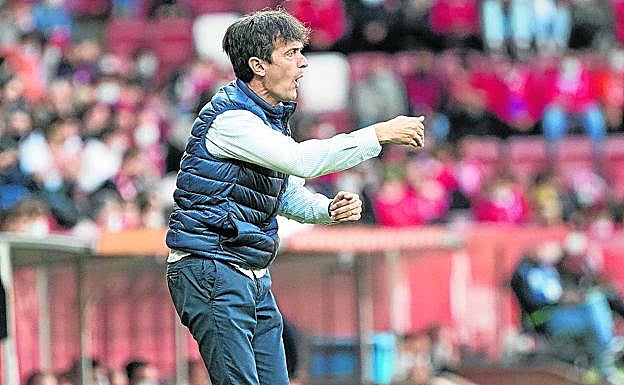 Pacheta: «El Real Valladolid mete el primero y va a por el segundo, no entiendo el fútbol de otra manera»