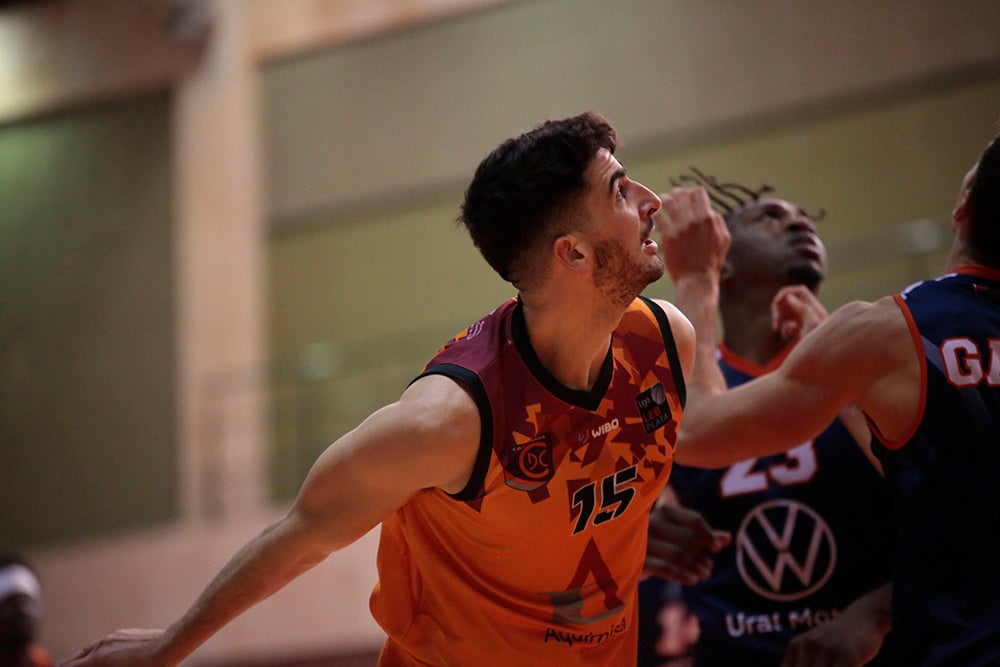 Festival desde el triple de Aquimisa para sumar su primer triunfo liguero ante un descendido de LEB Oro (91-75)
