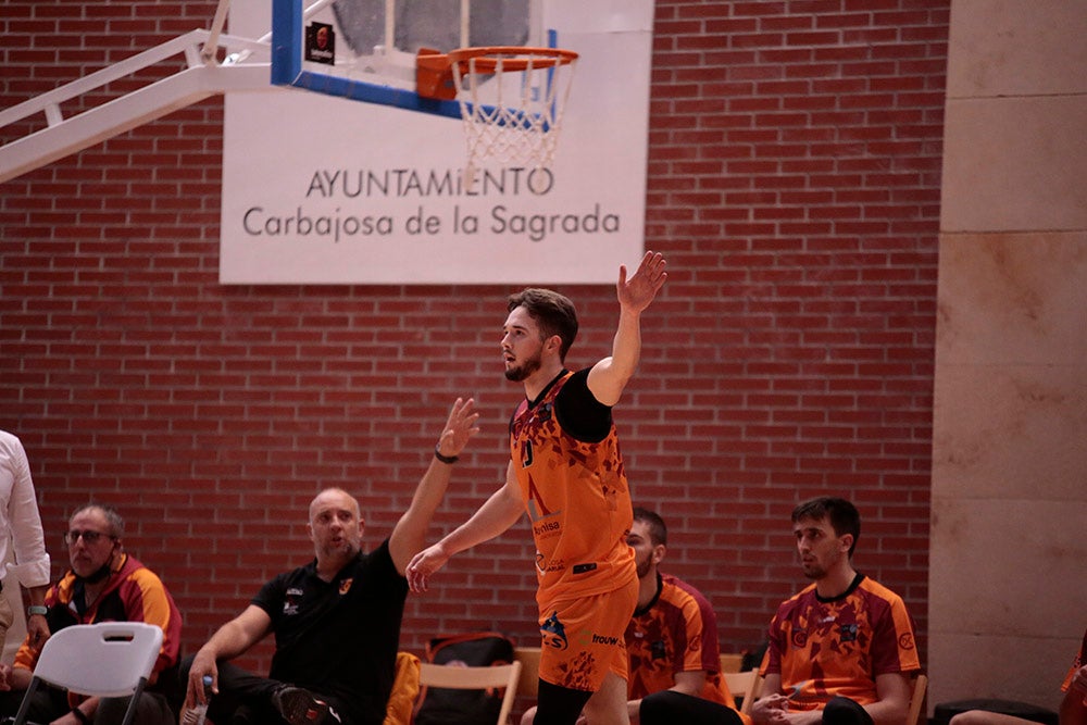 Festival desde el triple de Aquimisa para sumar su primer triunfo liguero ante un descendido de LEB Oro (91-75)