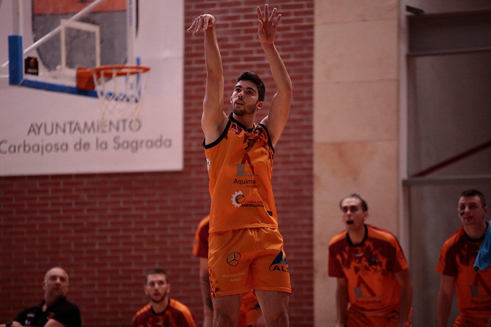 Festival desde el triple de Aquimisa para sumar su primer triunfo liguero ante un descendido de LEB Oro (91-75)