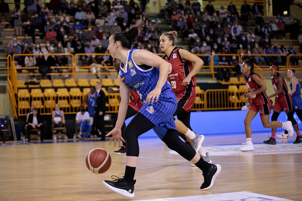 El CB Avenida sufre ante el Casademont Zaragoza para alcanzar el quinto triunfo (69-59)