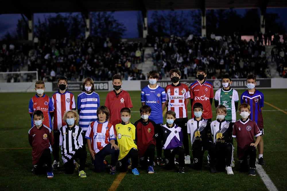 Trepidante oda al balón en la fiesta del fútbol popular entre Unionistas y la SD Logroñés (3-3)