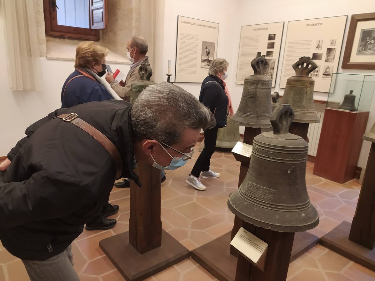 Fotos: Mayores de Villavicencio, Bolaños y Villalán visitan Urueña de la mano de Joaquín Díaz