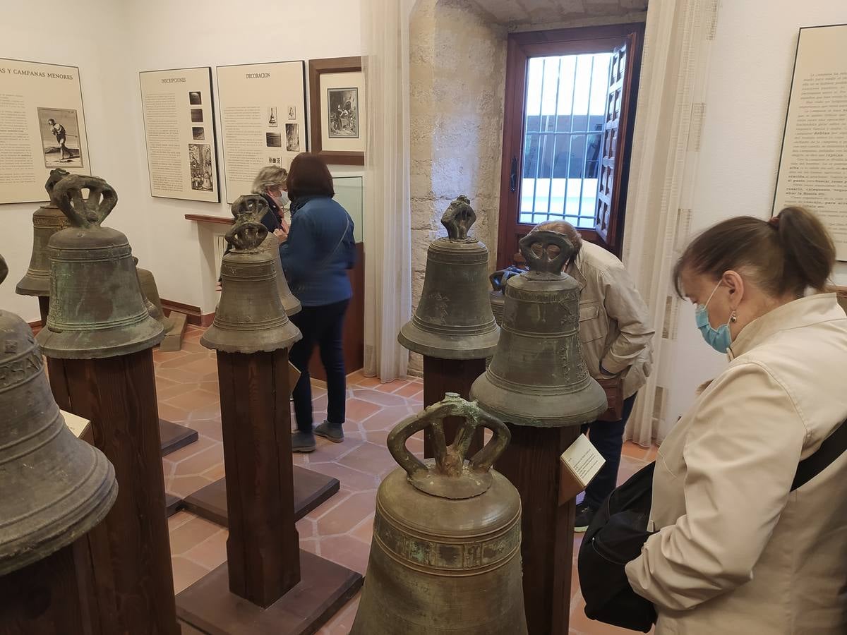 Fotos: Mayores de Villavicencio, Bolaños y Villalán visitan Urueña de la mano de Joaquín Díaz