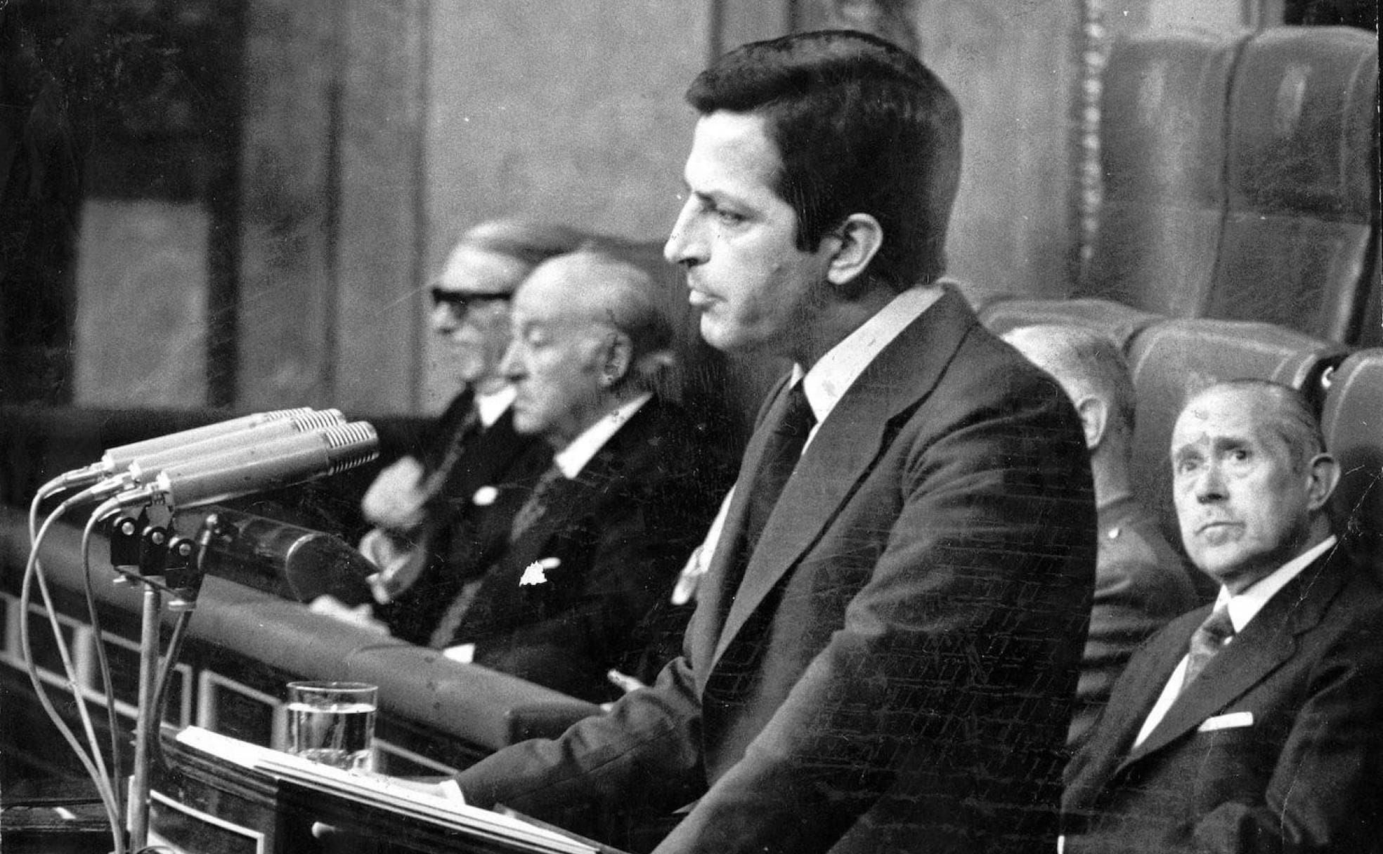 Suárez en una intervención como ministro secretario general del Movimiento en 1976.