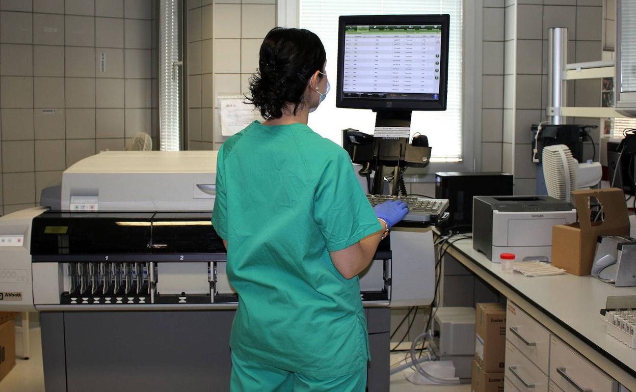 Laboratorio en el Hospital General de Segovia donde se analizan las pruebas de detección molecular. 