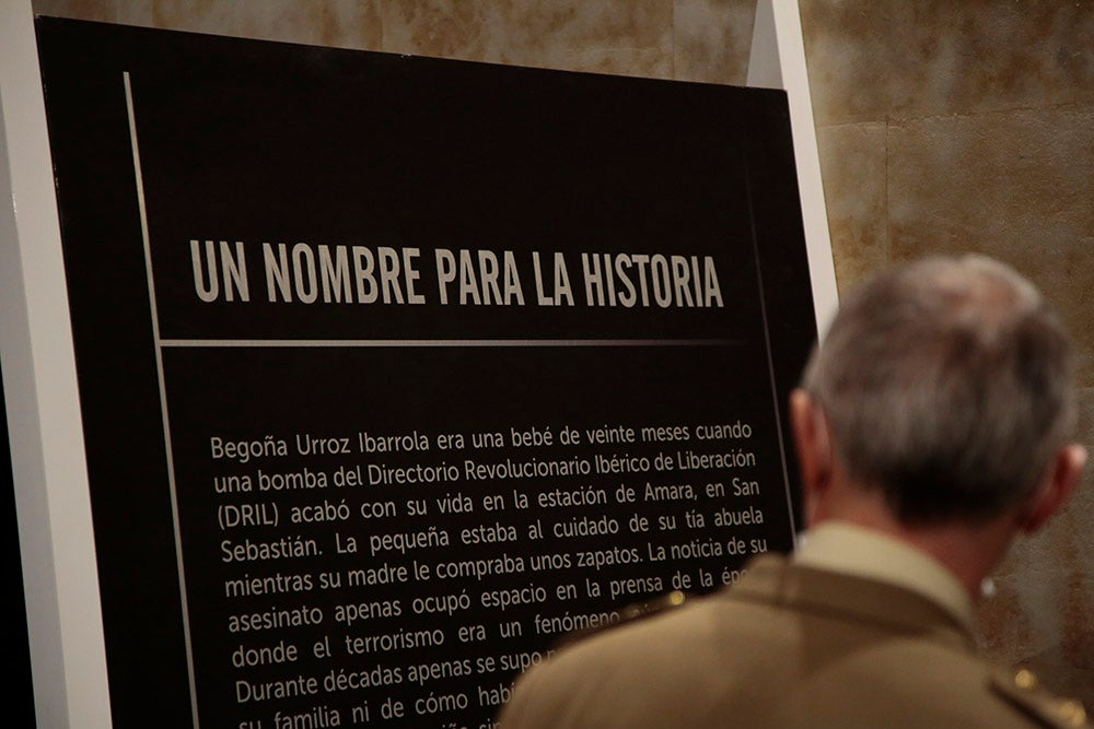 'El terror a portada' se compone de portadas, fotografías y artículos de los periódicos de Vocento, junto a objetos y fotografías cedidas por las familias de las víctimas