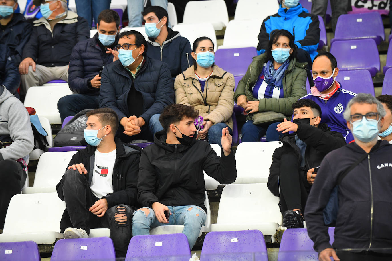 Fotos: Las imágenes de la grada de Zorrilla en el Real Valladolid-Eibar