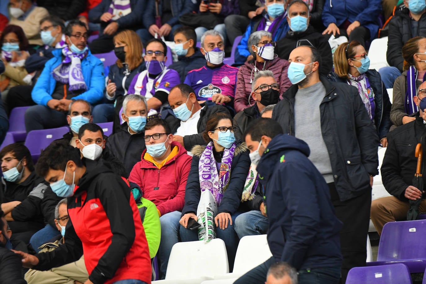 Fotos: Las imágenes de la grada de Zorrilla en el Real Valladolid-Eibar