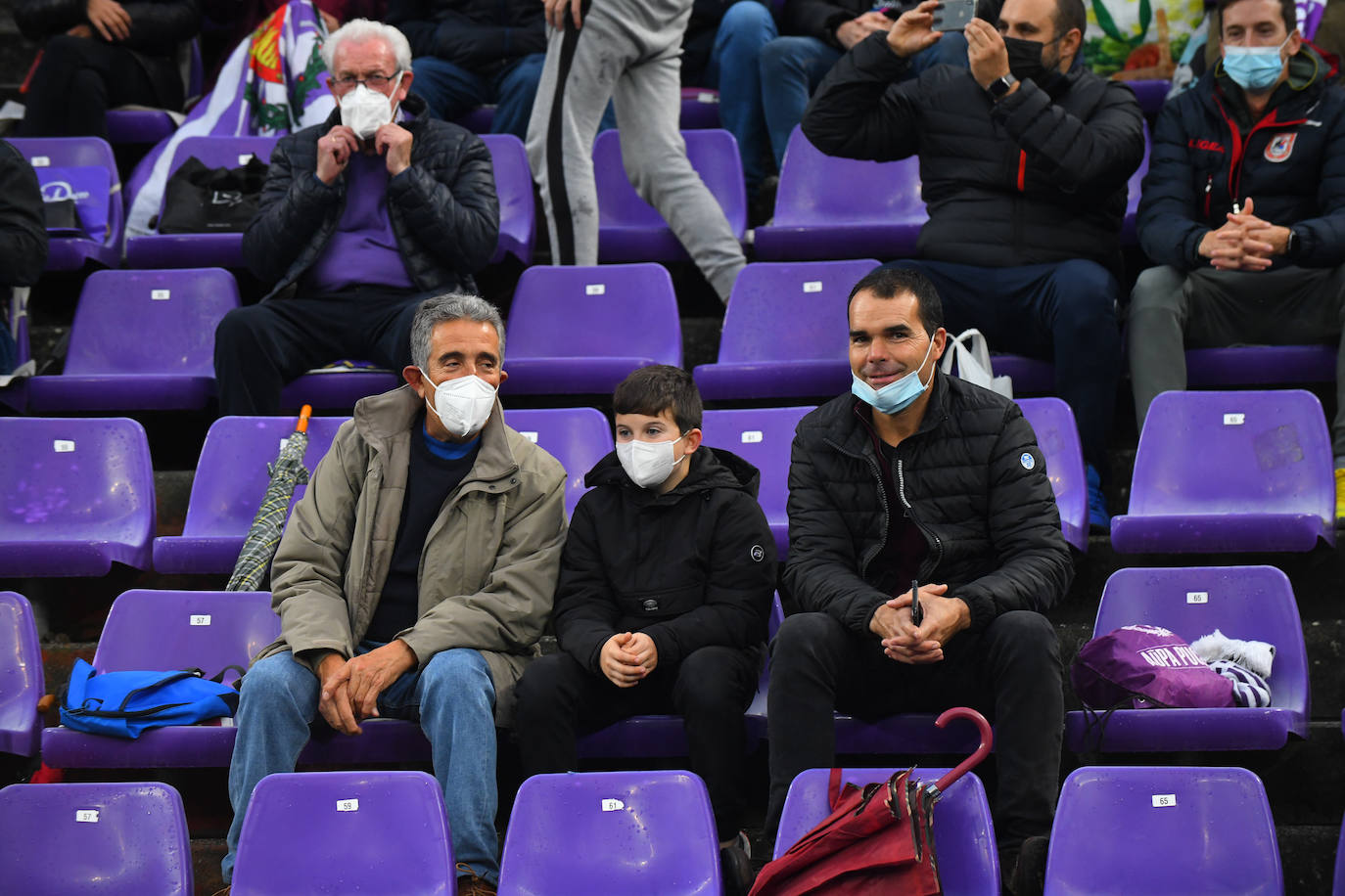 Fotos: Las imágenes de la grada de Zorrilla en el Real Valladolid-Eibar