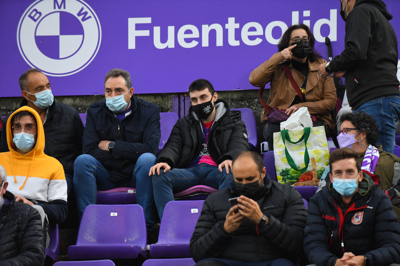 Fotos: Las imágenes de la grada de Zorrilla en el Real Valladolid-Eibar