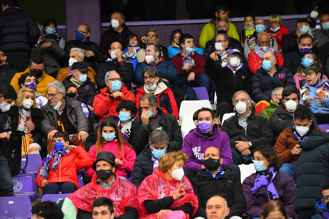 Fotos: Las imágenes de la grada de Zorrilla en el Real Valladolid-Eibar
