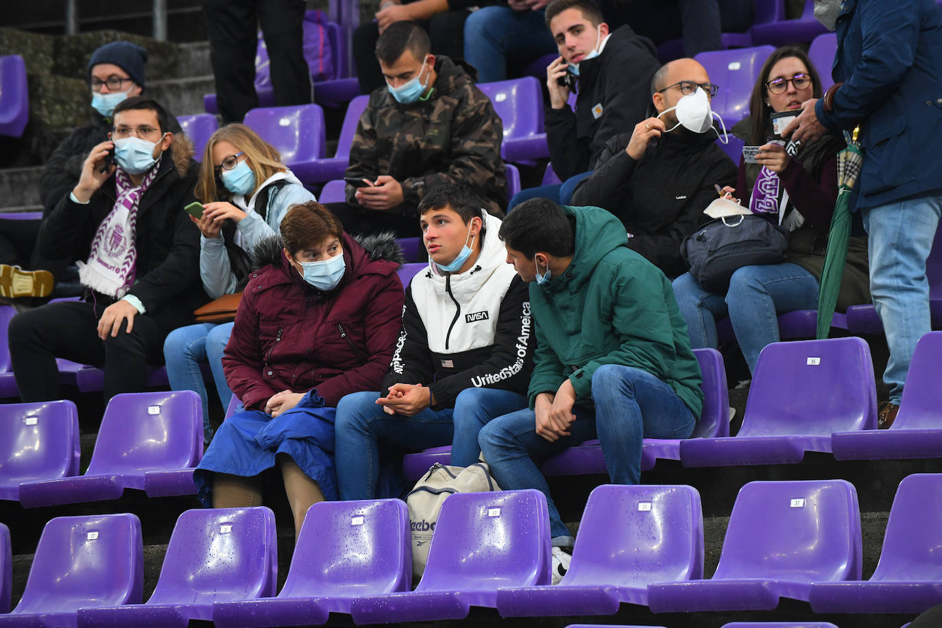 Fotos: Las imágenes de la grada de Zorrilla en el Real Valladolid-Eibar