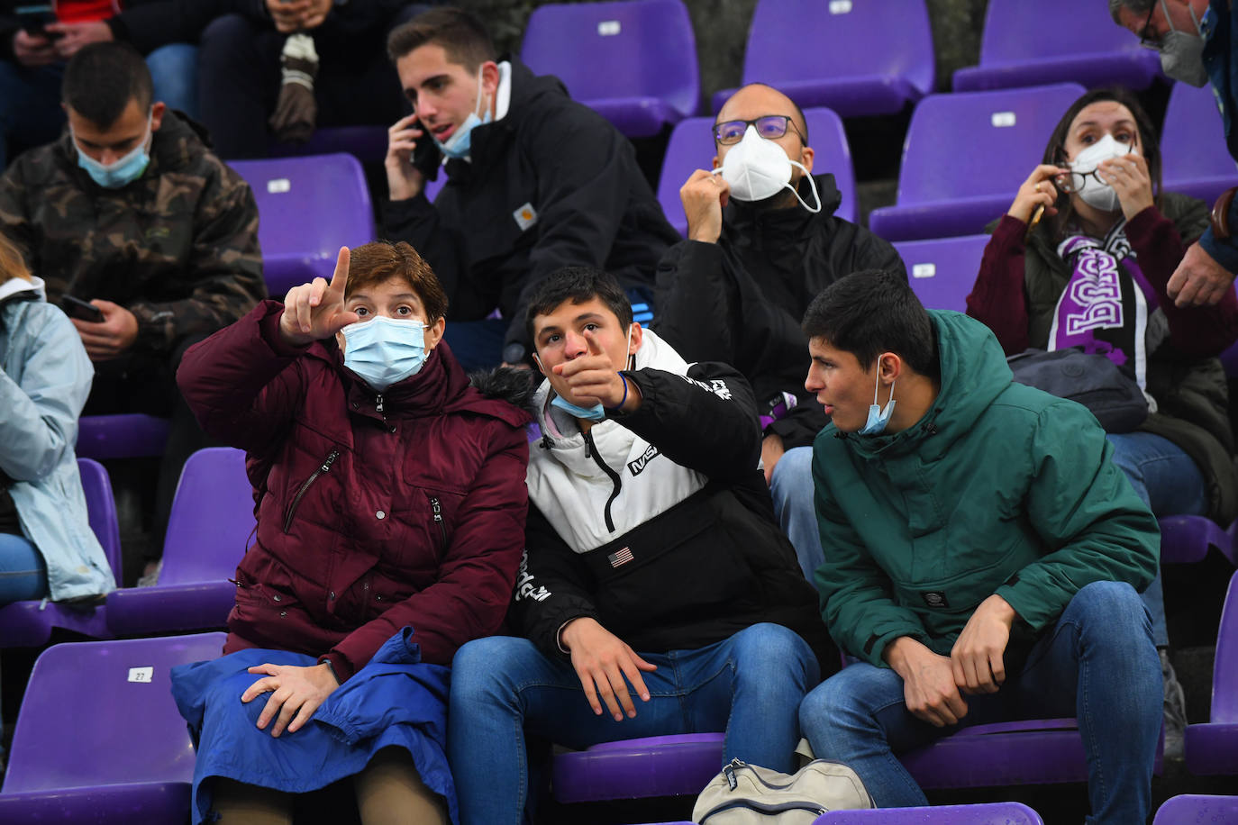 Fotos: Las imágenes de la grada de Zorrilla en el Real Valladolid-Eibar