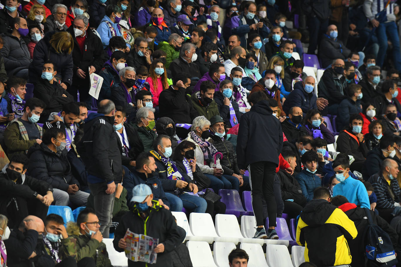 Fotos: Las imágenes de la grada de Zorrilla en el Real Valladolid-Eibar