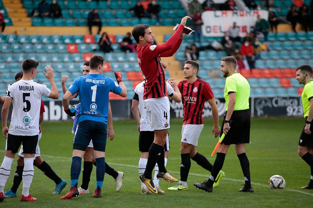 Pesadilla para el Salamanca UDS en el Helmántico ante el líder Unión Adarve (0-1)
