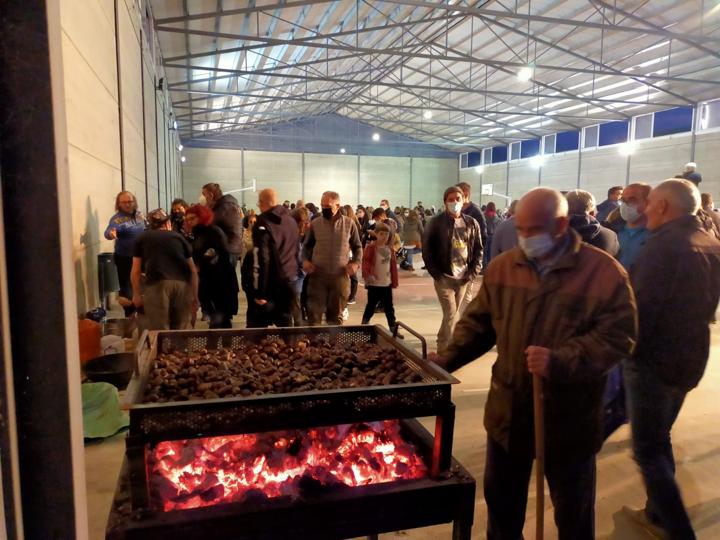 Calbochada y disfraces de Halloween en Linares de Riofrío, Villanueva del Conde y Nava de Francia