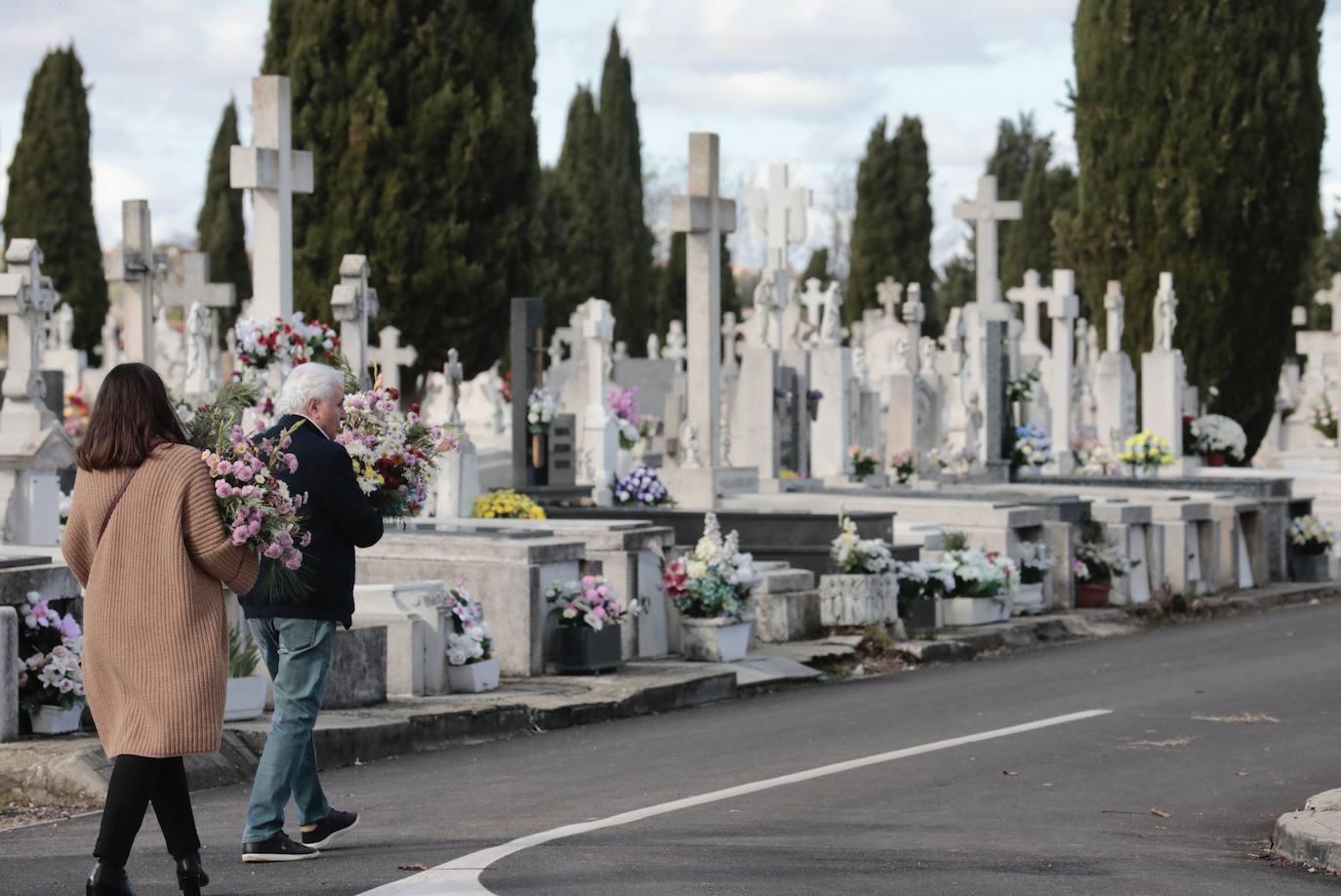 Día de Todos los Santos en el Cementerio del Carmen de Valladolid.