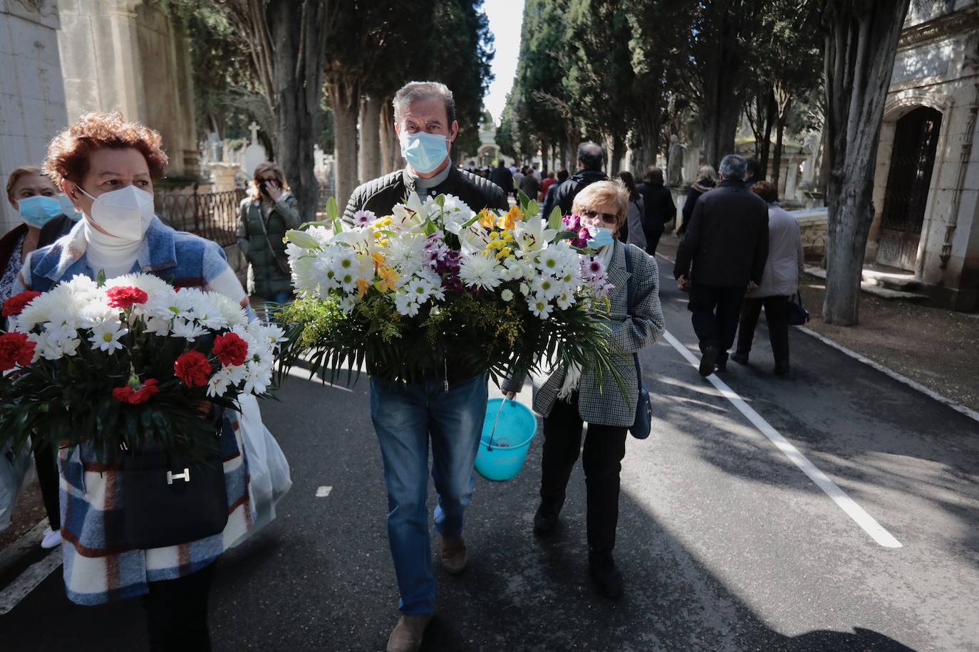 Día de Todos los Santos en el Cementerio del Carmen de Valladolid.