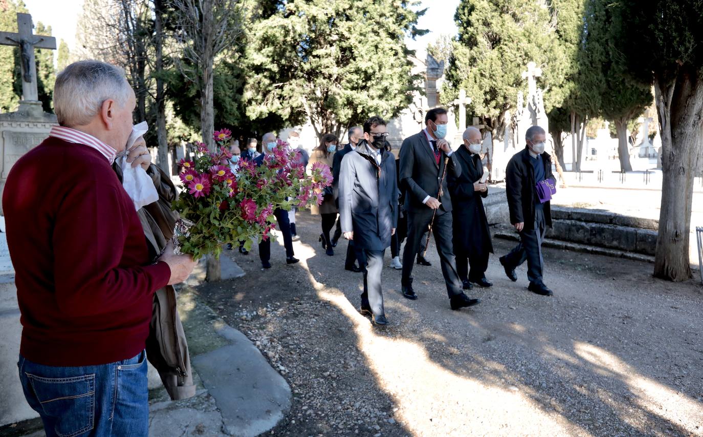 Día de Todos los Santos en el Cementerio del Carmen de Valladolid.