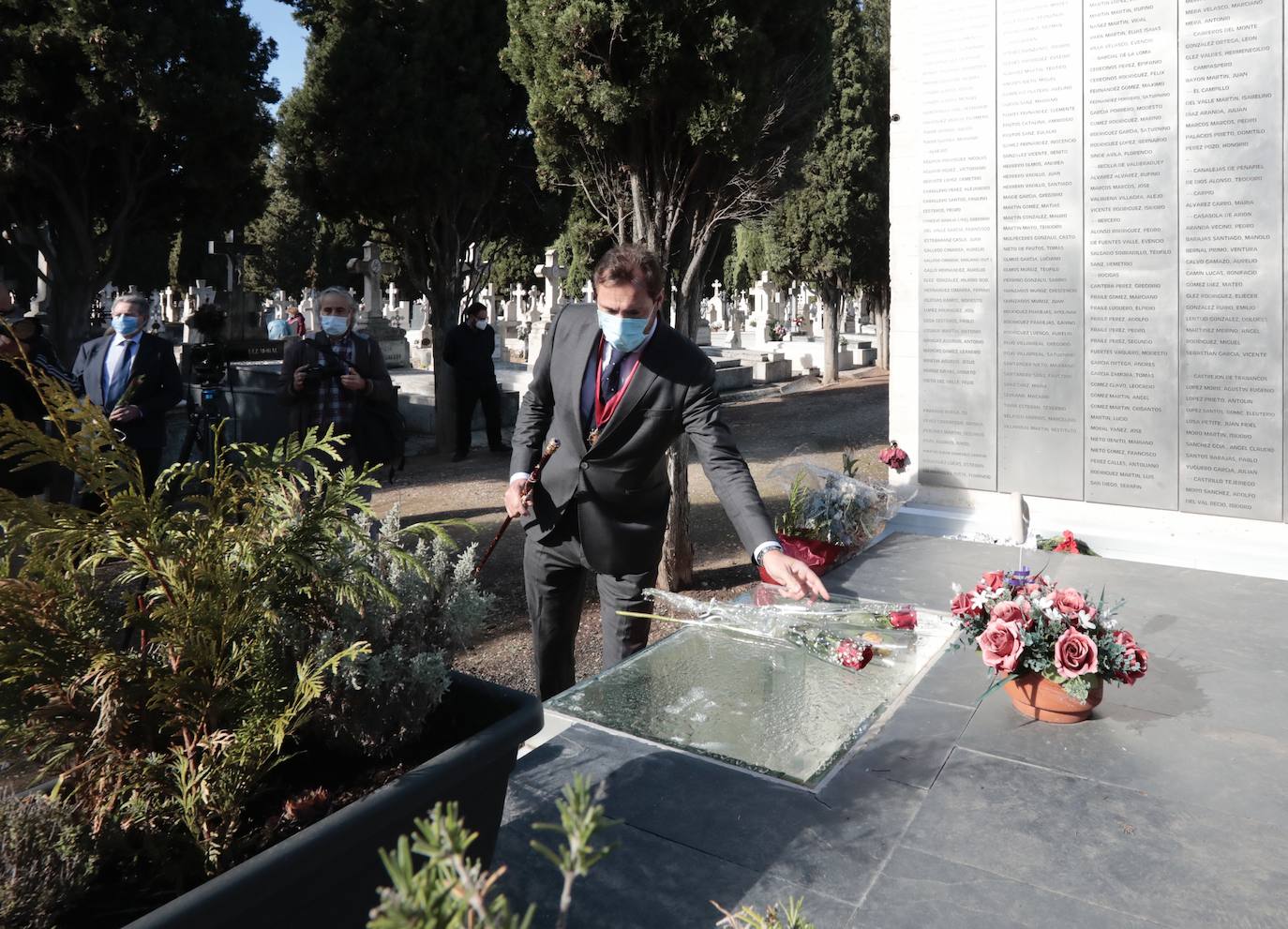 Día de Todos los Santos en el Cementerio del Carmen de Valladolid.