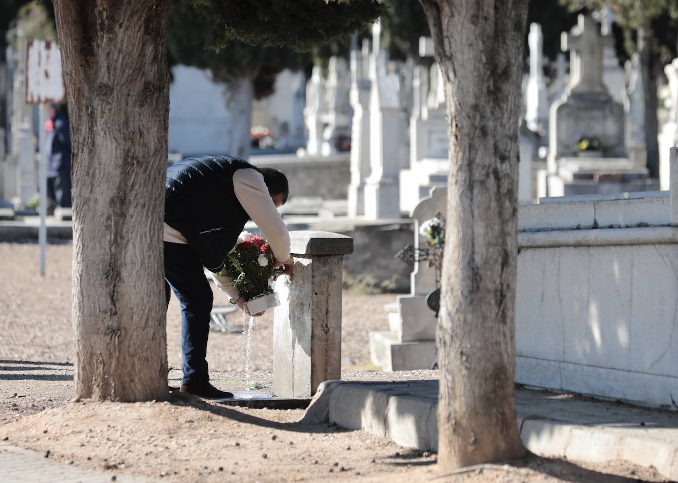 Día de Todos los Santos en el Cementerio del Carmen de Valladolid.