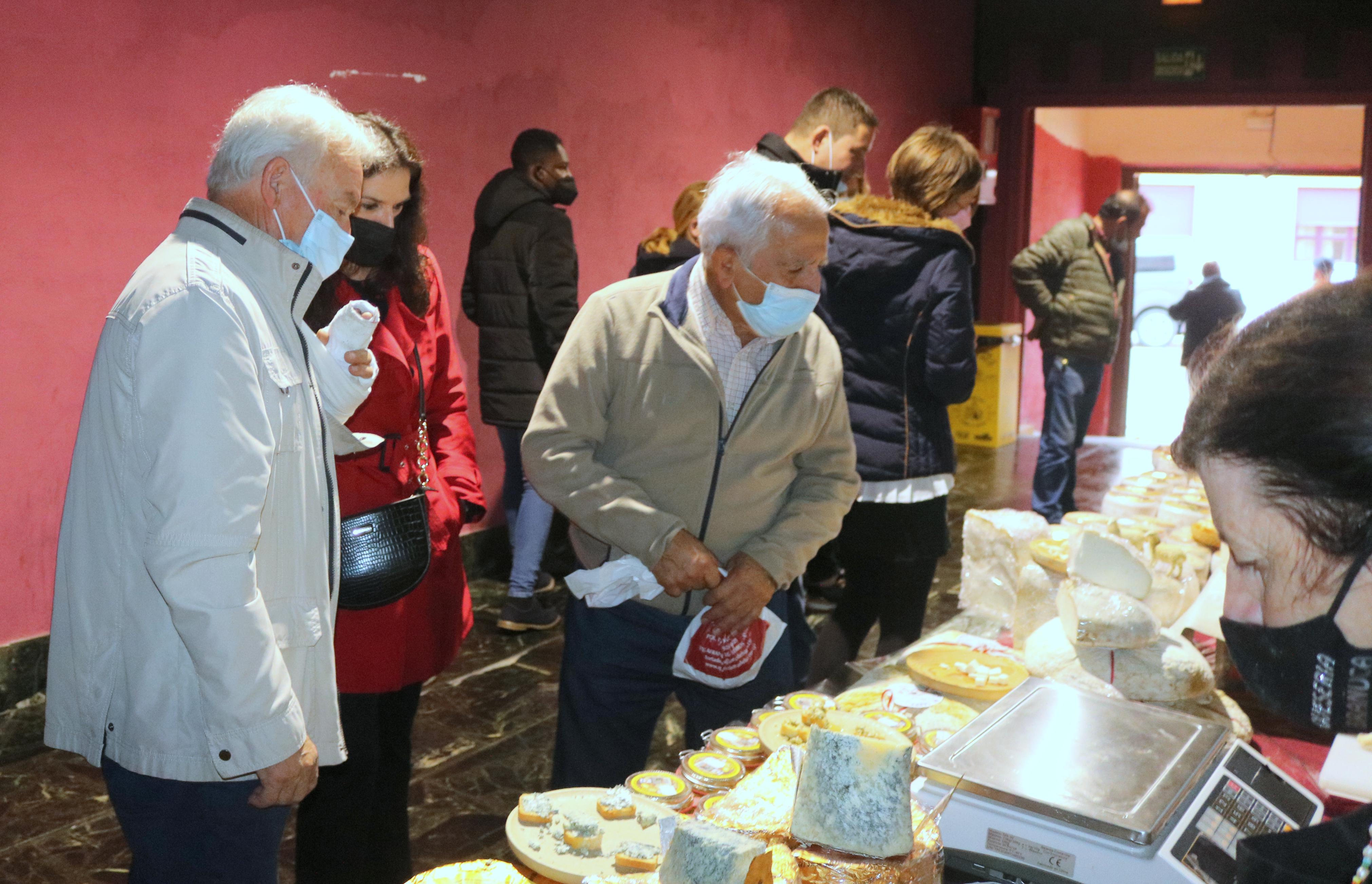 Baltanás disfrutó de la X Feria del Queso y el Vino con diversos actos durante toda la jornada