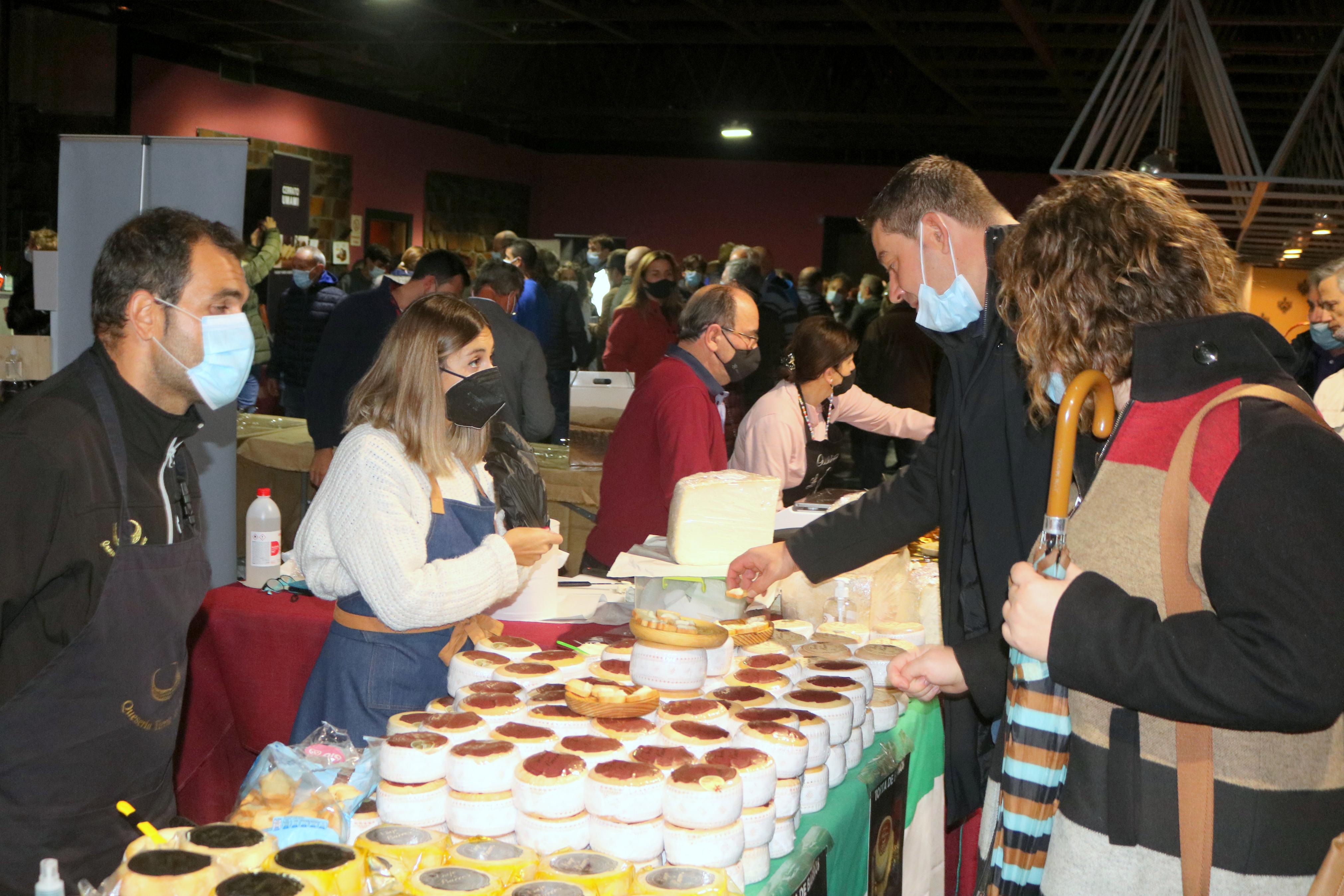 Baltanás disfrutó de la X Feria del Queso y el Vino con diversos actos durante toda la jornada