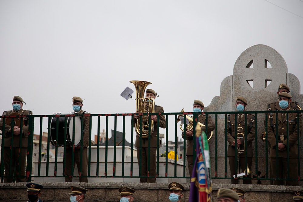 Día de los Caídos por la Patria en el cementerio de Salamanca