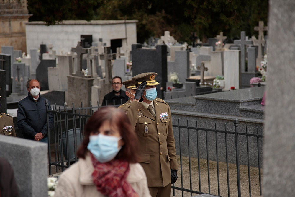 Día de los Caídos por la Patria en el cementerio de Salamanca