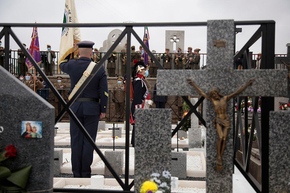 Día de los Caídos por la Patria en el cementerio de Salamanca