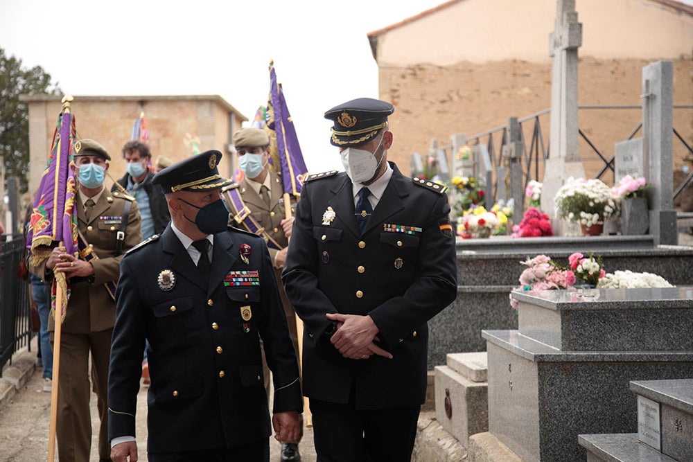 Día de los Caídos por la Patria en el cementerio de Salamanca