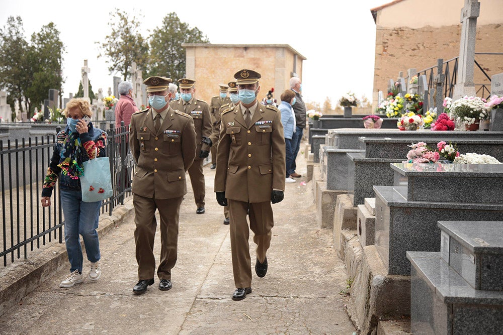 Día de los Caídos por la Patria en el cementerio de Salamanca