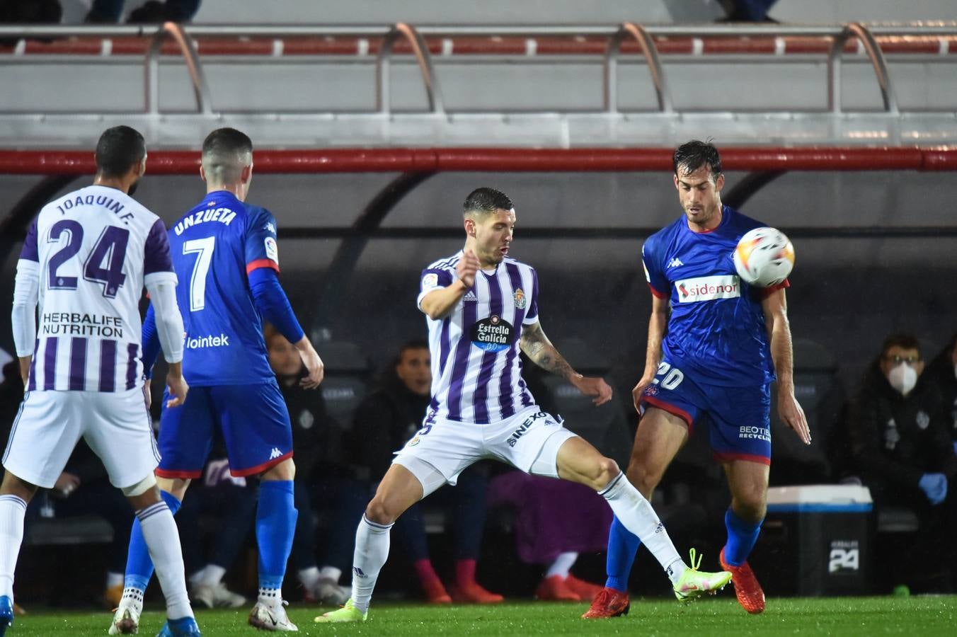 Fotos: Derrota del Real Valladolid ante el Amorebieta (4-1)