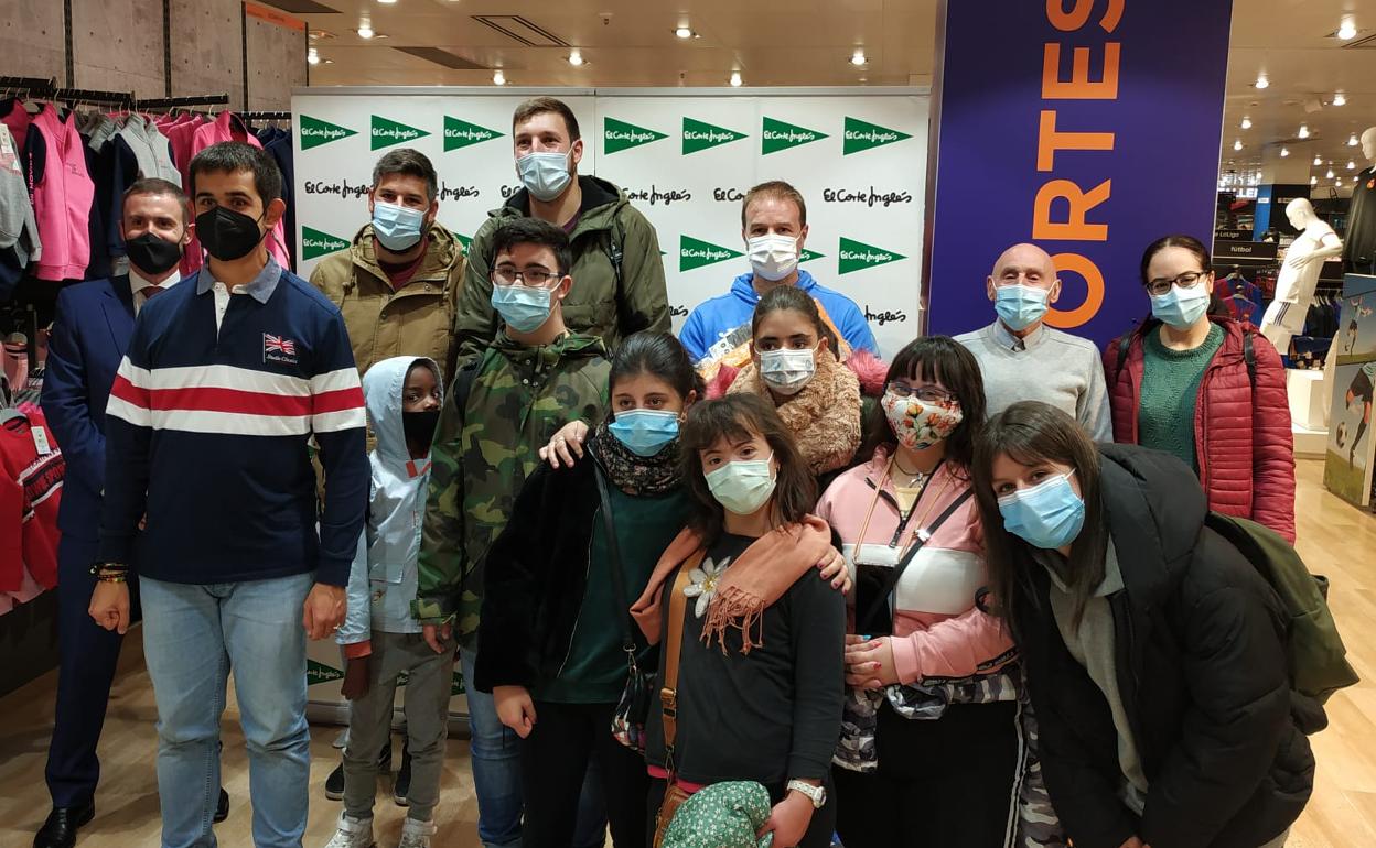 El Corte Inglés y AVIVA entregan los premios a los ganadores del sorteo de la XII Carrera de los 1.000 pasos