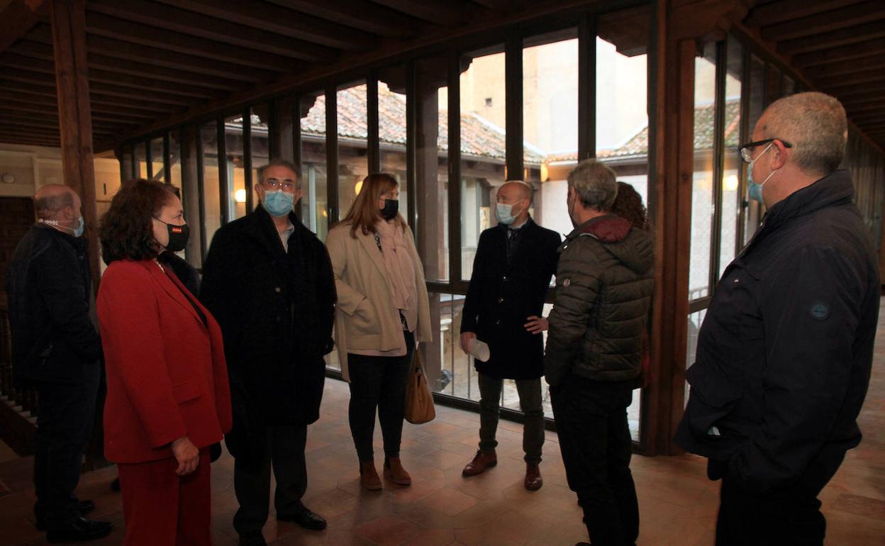 Visita al interior de la Casa de la Tierra. 