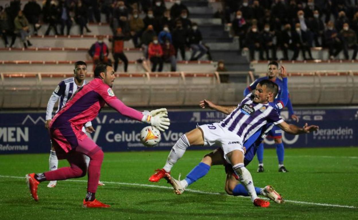 San Emeterio y Roberto en la jugada del 3-1 