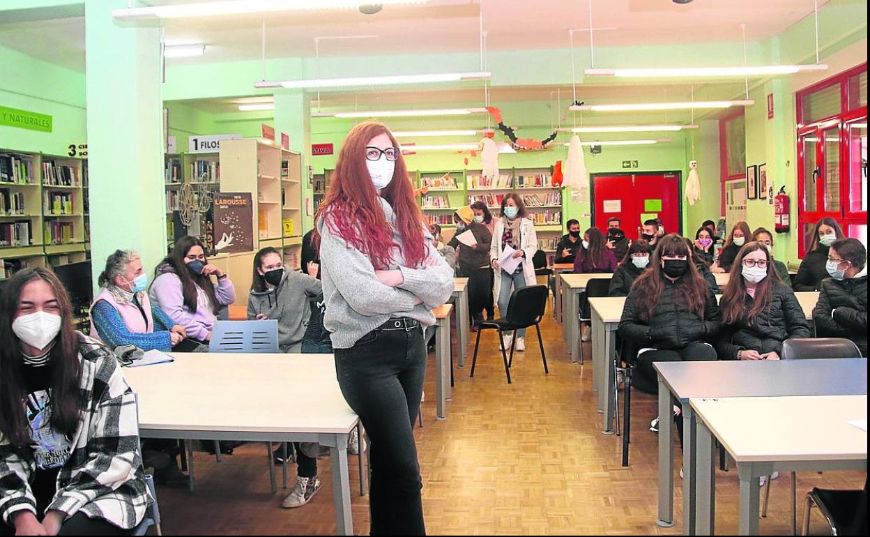Laura Senovilla, antes de su charla con alumnos del Marqués de Lozoya. 