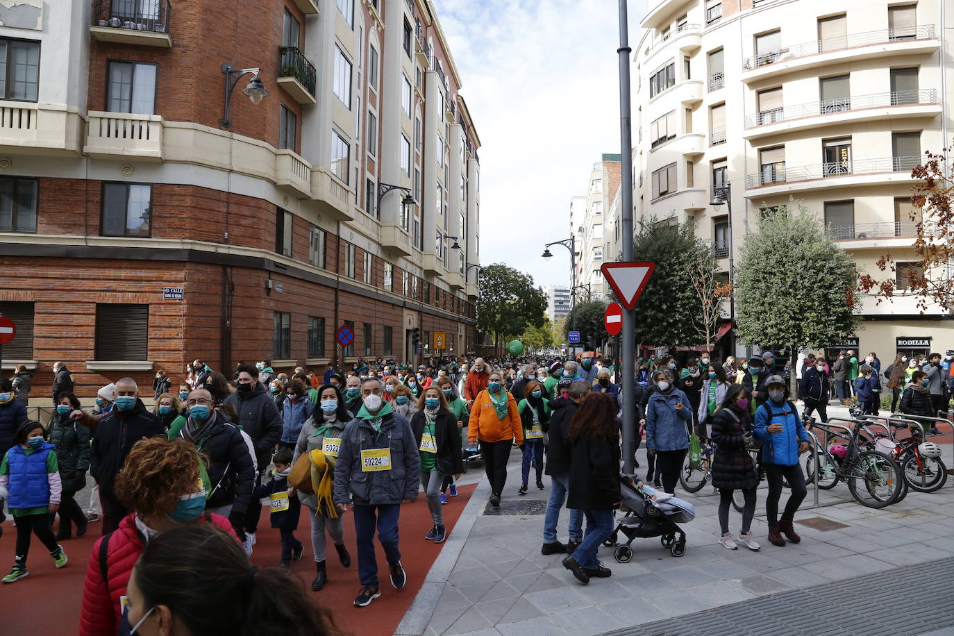 Fotos: Marcha contra el Cáncer en Valladolid (8)