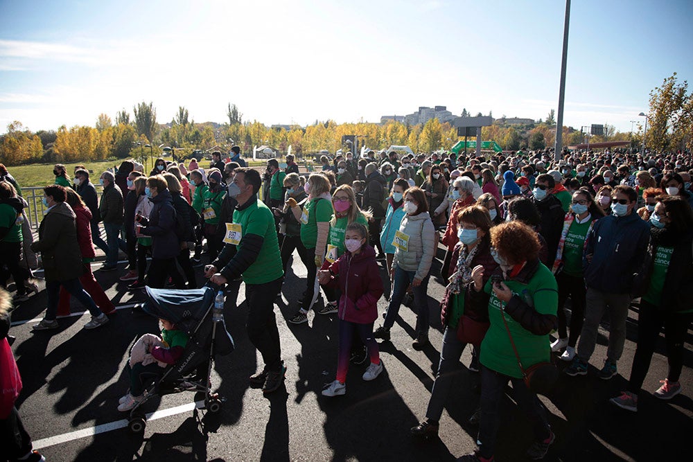 Miles de personas partieron desde el parque Elio Antonio de Nebrija en el regreso de la Marcha Salamanca Contra el Cáncer