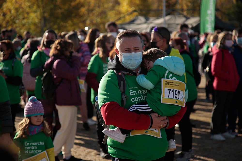 Miles de personas partieron desde el parque Elio Antonio de Nebrija en el regreso de la Marcha Salamanca Contra el Cáncer